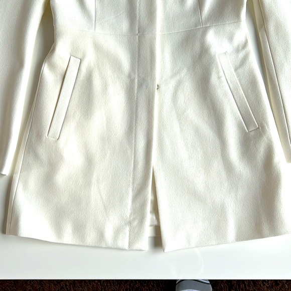 New Zara coat made in Spain, lapel collars, padded shoulders gorgeous sleeves - Picture 8 of 12